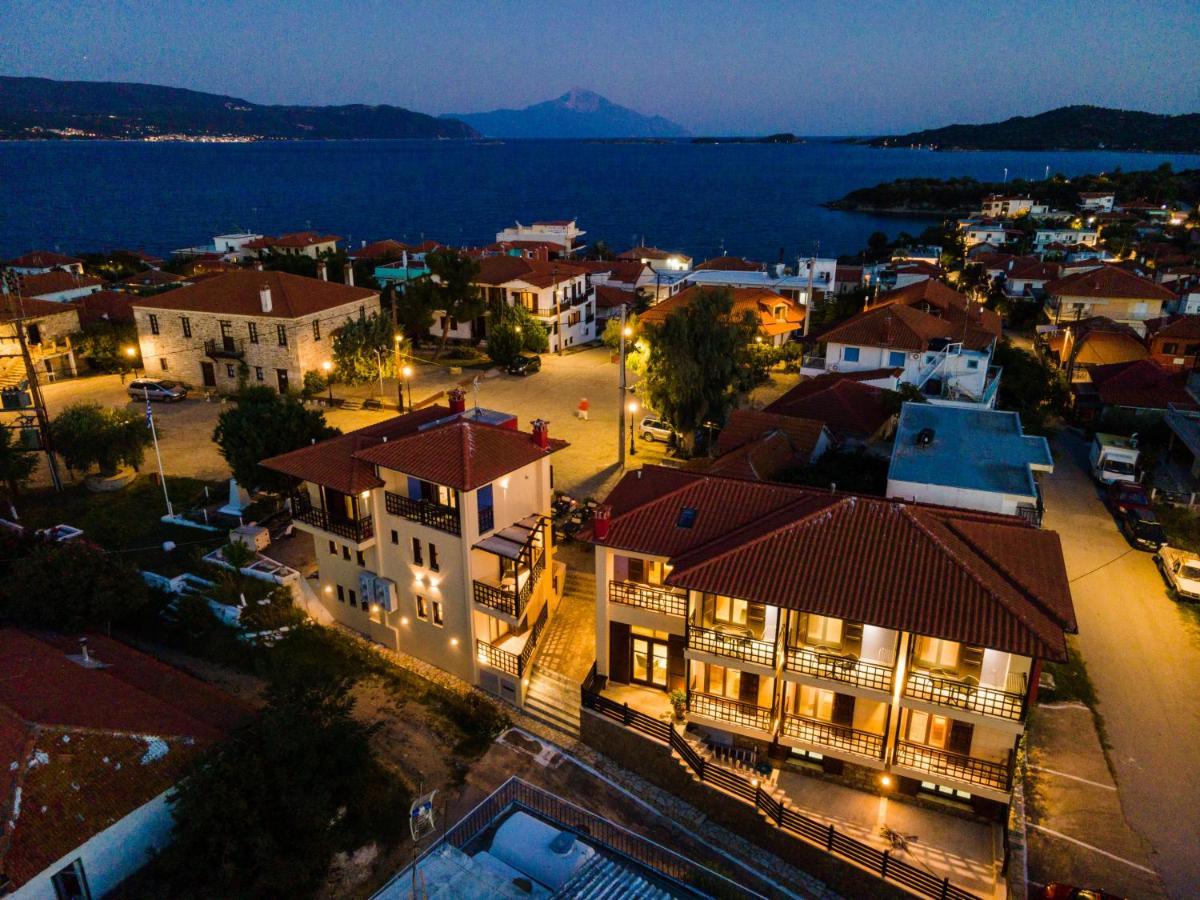 Helianthus Guesthouse Ammouliani Exterior photo