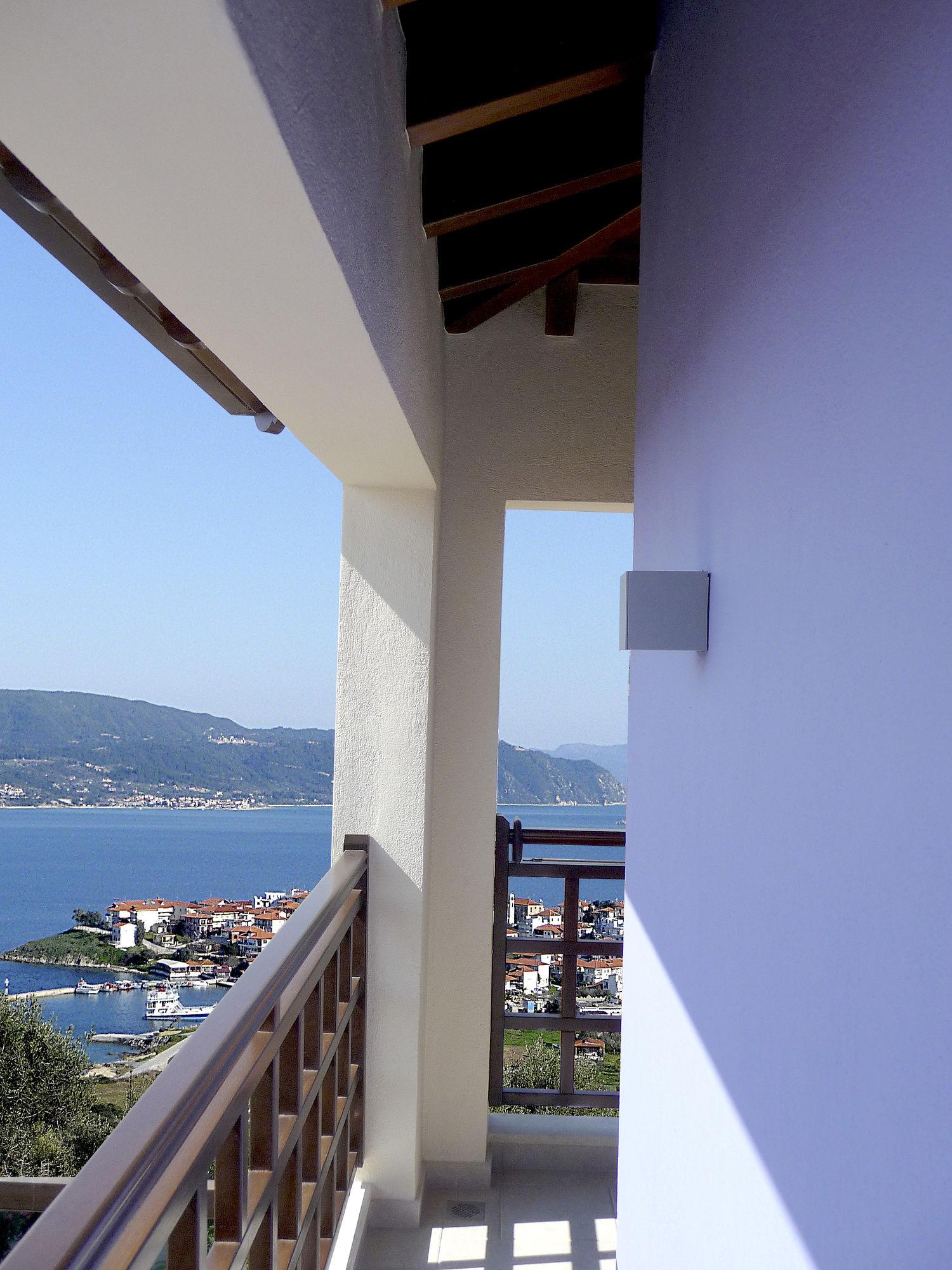 Helianthus Guesthouse Ammouliani Exterior photo